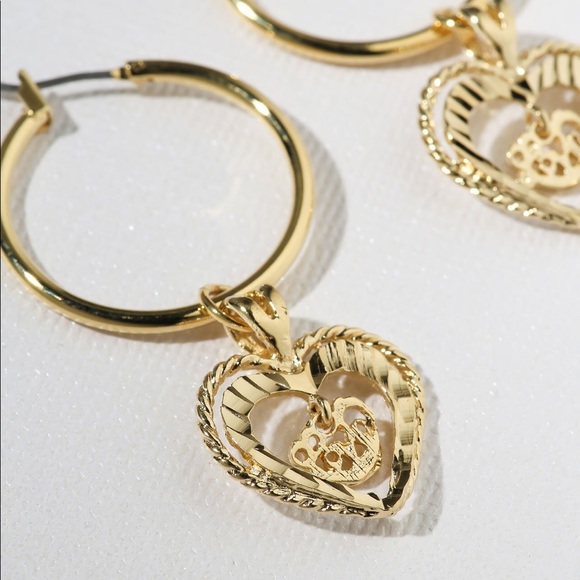 Vanessa Mooney Jewelry - New Vanessa Mooney THE ADORAR HEART EARRINGS gold